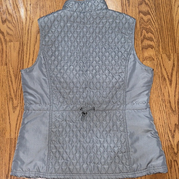 Relativity Light Grey Vest (Medium) - Picture 3 of 6